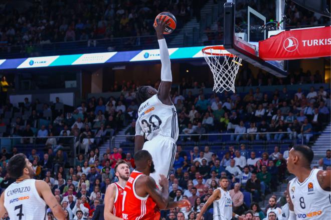 Eli John Ndiaye en el partido ante Estrella Roja en la Euroliga (Foto: Cordon Press)