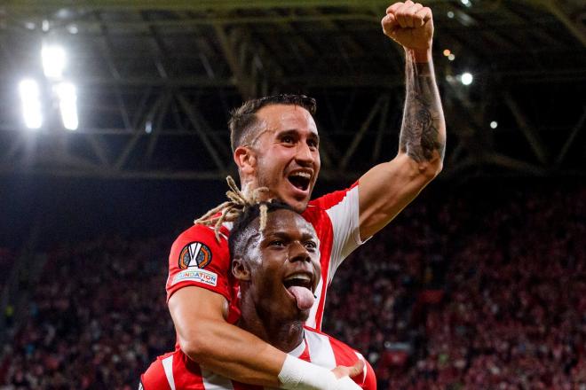 Alex Berenguer y Nico Williams celebran el decisivo gol ante el Slavia de Praga en San Mamés (Foto: Athletic Club).