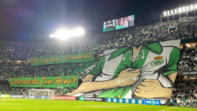 El tifo de Gol Sur 1907 contra el Copenhague (Foto: Kiko Hurtado)