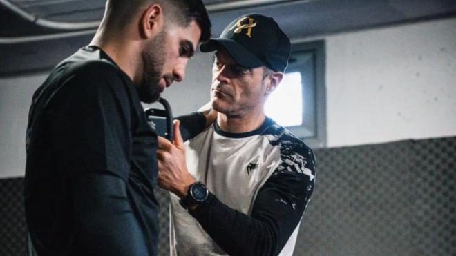 El Dr. Aldo preparando a Illia Topuria para el combate (Foto: @doctor.aldo)