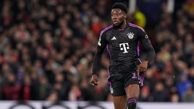 Alphonso Davies, durante el Manchester United-Bayern (Foto: Cordon Press).