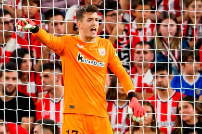 Julen Agirrezabala da órdenes en el partido ante el Slavia de Praga en San Mamés (Foto: Athletic Club).