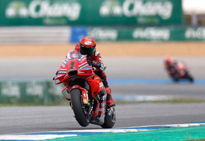 `Pecco`Bagnaia consiguiendo la pole en el GP de Tailandia (Foto: EFE).