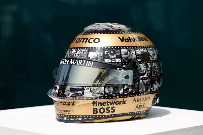 El casco especial de Fernando Alonso por sus 400 carreras en F1 (Foto: Cordon Press).