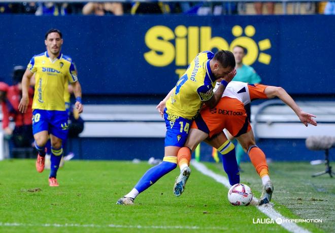 Bojan Kovacevic, en el Cádiz - Oviedo (Foto: LALIGA).