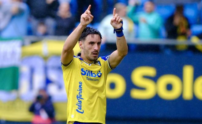 Iza Carcelén celebra su gol en el Cádiz - Oviedo (Foto: LALIGA).