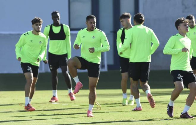 Imagen del entrenamiento del Betis (Foto: Kiko Hurtado)