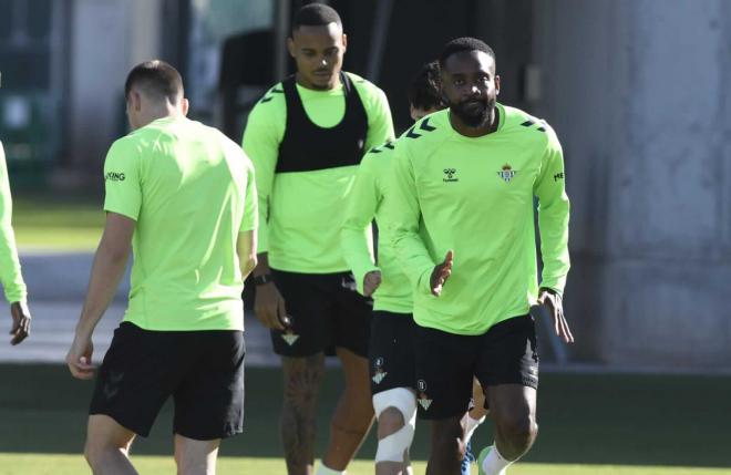 Imagen de un entrenamiento del Betis (Foto: Kiko Hurtado)