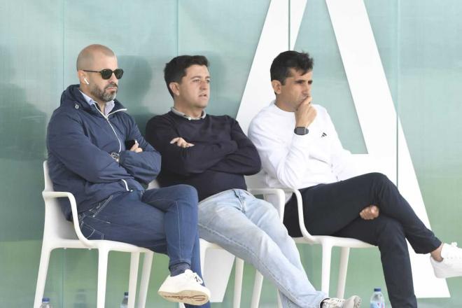 Manu Fajardo, Miguel Calzado y Paco Gallardo, en la ciudad deportiva (Foto: Kiko Hurtado)