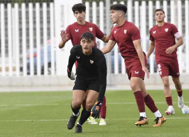 Loren, portero del Sevilla FC juvenil (Foto: Kiko Hurtado)