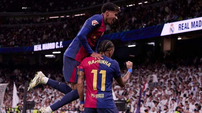 Lamine Yamal y Raphinha celebrando el gol en el Clásico (Cordon Press)