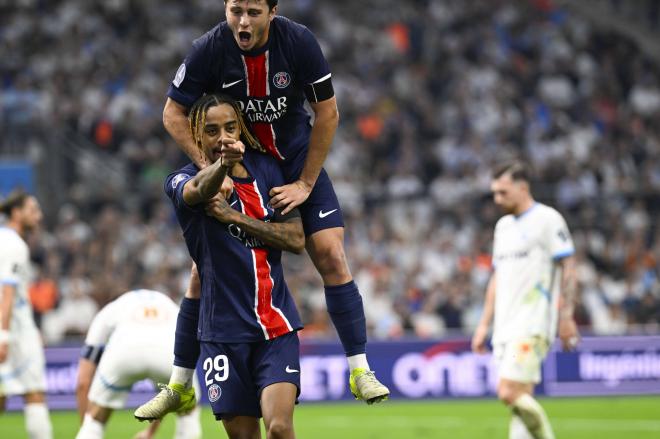 Bradley Barcola celebrando su gol al Marsella (Foto: Cordon Press).