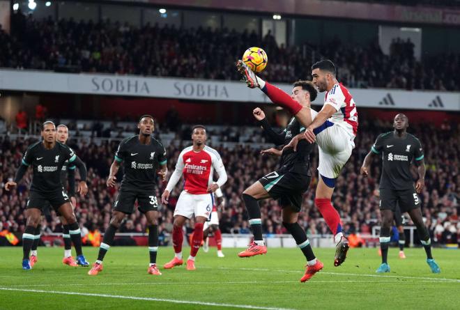 Mikel Merino durante el partido ante el Liverpool (Fuente: Cordon Press)