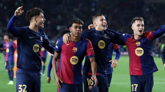 Los jugadores de La Masía celebran la victoria en el Santiago Bernabéu (Cordon Press)