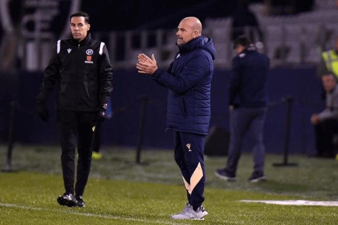 Paco López, durante el partido en Jaén (Foto: Cádiz CF).