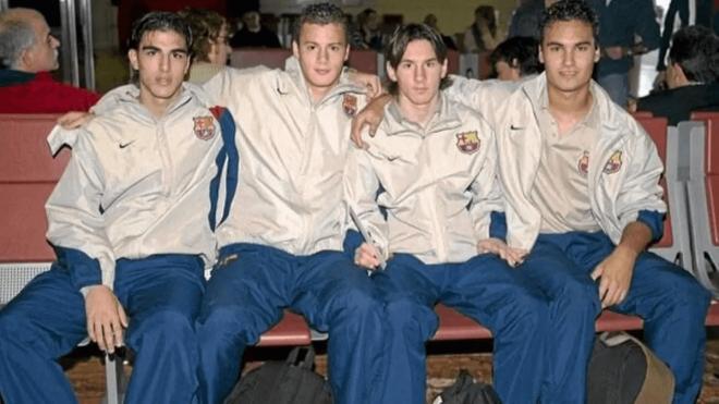 Jordi Gómez, Oriol Riera, Messi y Ginard con el Barça en 2003, antes del debut en Oporto. (FCB)