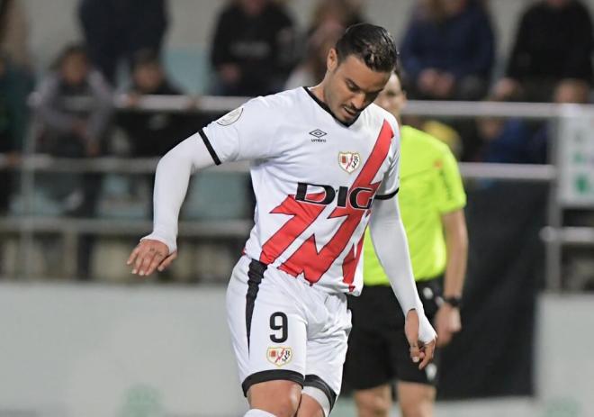 Raúl de Tomás, en el Villamuriel - Rayo Vallecano de Copa (Foto: Rayo Vallecano).