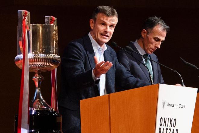 El presidente Jon Uriarte habla ante la Asamblea de Socios Compromisarios (Foto: Athletic Club).