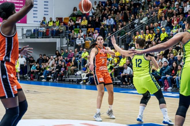 Valencia Basket ganó en Praga