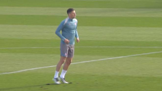 Lenglet, durante el entrenamiento del Atlético (Fuente: ElDesmarque)