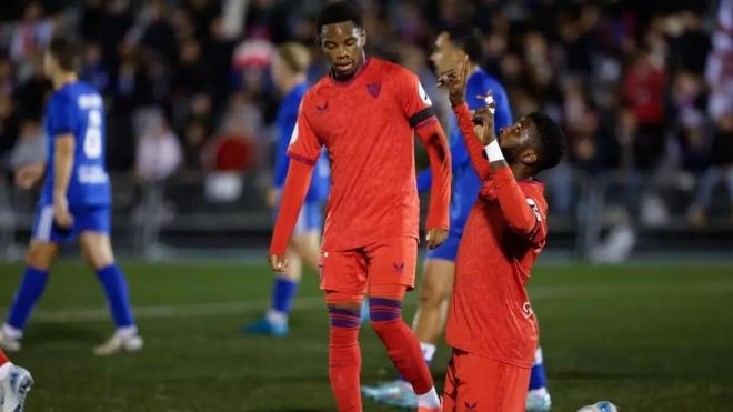 Iheanacho celebra uno de sus goles en Las Rozas (Foto: EFE).