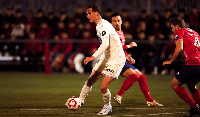 Juanmi Latasa, ante el Astur (Foto: Real Valladolid).