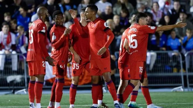 Celebración del primer gol en el Las Rozas-Sevilla (Foto: EFE).