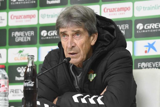 Manuel Pellegrini, en sala de prensa (Foto: Kiko Hurtado).