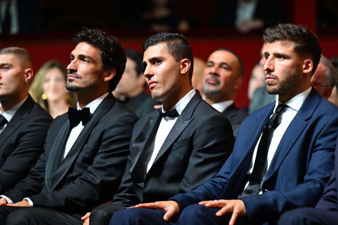 Mats Hummels junto a Rodri Hernández en la gala del Balón de Oro (Fuente: Cordon Press)