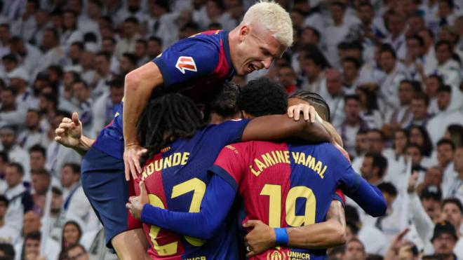 Dani Olmo, Jules Koundé y Lamine Yamal celebrando un gol en El Clásico (Foto: Cordon Press)