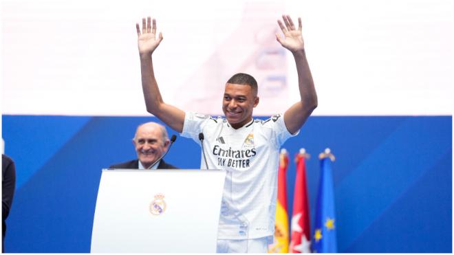 Kylian Mbappé durante su presentación con el Real Madrid. (Fuente: Europa Press)