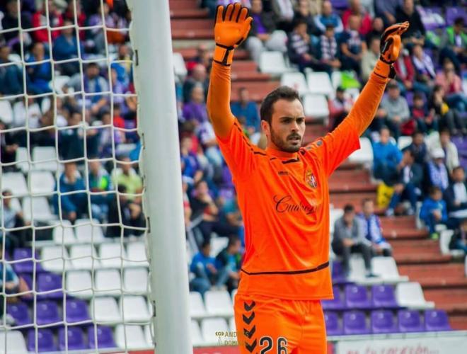 Julio Iricibar en un partido en el José Zorrilla.