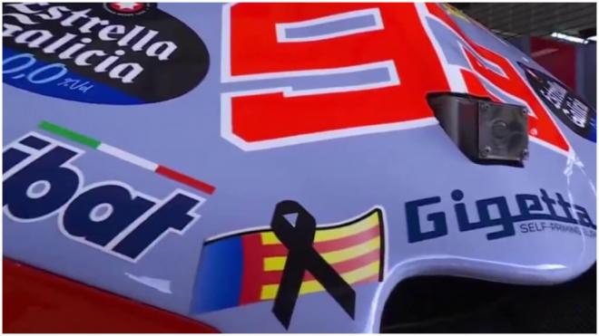 El homenaje de Marc Márquez a las víctimas de la DANA en Valencia (MotoGP)