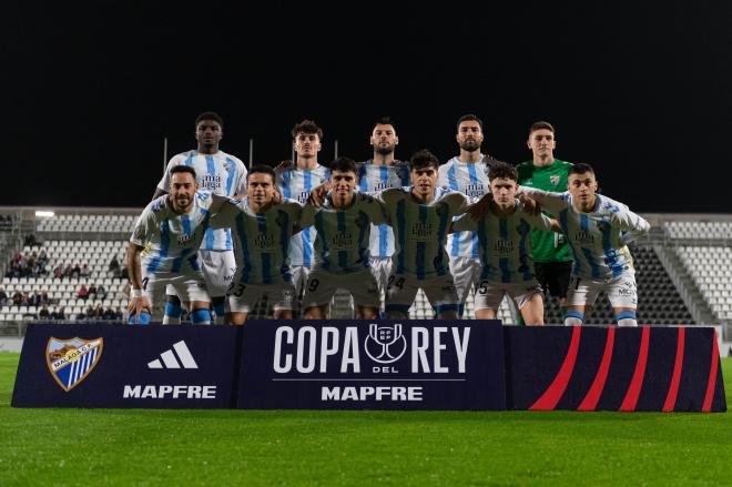 Once del Málaga en La Línea ante el Estepona. (Foto: MCF)