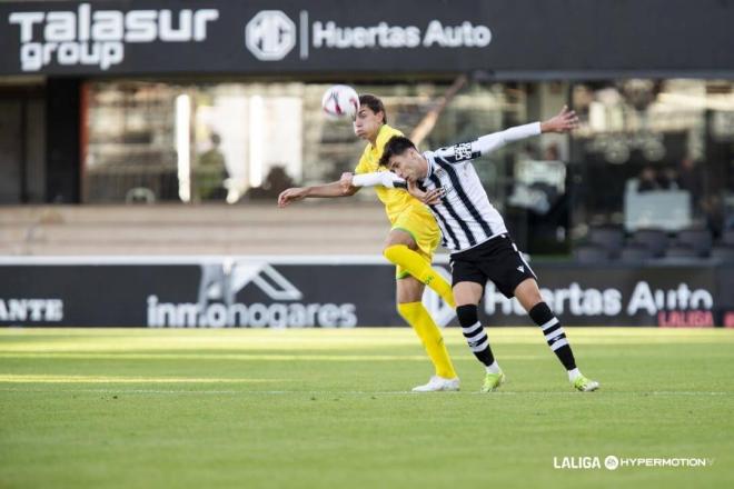 Dani Barcia en un lance del Cartagena - Dépor (Foto: LALIGA).