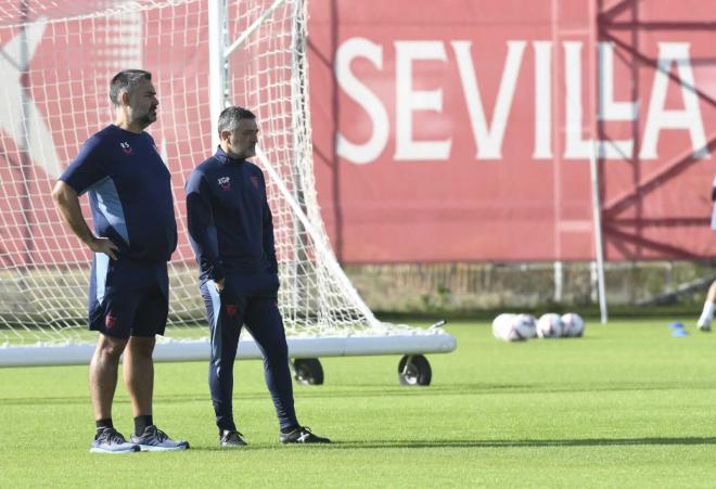 García Pimienta, en el entrenamiento del sábado (Foto: Kiko Hurtado).