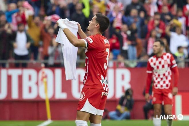 La dedicatoria de Miguel Gutiérrez tras su gol en el Girona-Leganés (Foto: LALIGA).