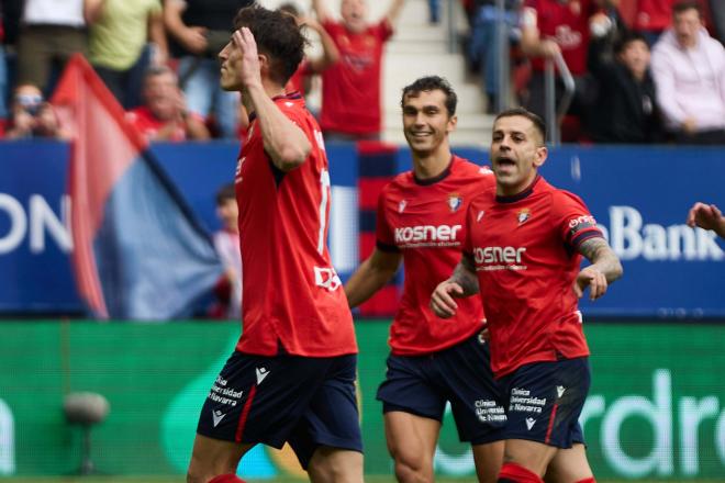 Budimir celebra su gol en el Osasuna-Real Valladolid (FOTO: Cordón Press).