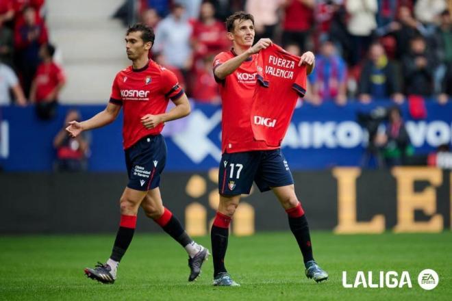 Budimir dedica su gol a las víctimas de la DANA con una camiseta de 