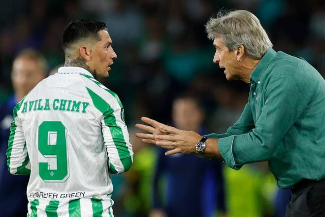 El Chimy Ávila con Manuel Pellegrini (foto: EFE).