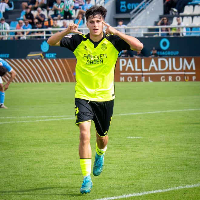 Dani Pérez celebra su gol (foto: Cantera RBB).