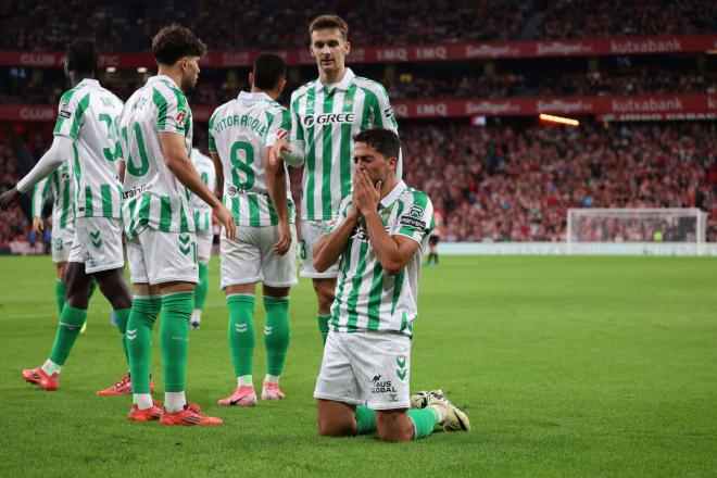 Pablo Fornals celebra su gol al Athletic (Foto: Europa Press).