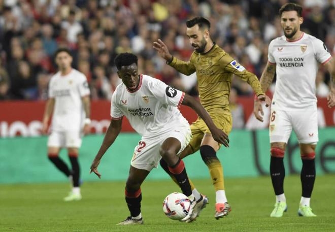 Lokonga, ante la Real Sociedad (Foto: Kiko Hurtado)