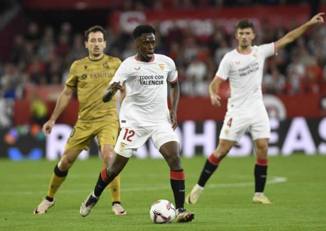 Lokonga, ante la Real Sociedad (Foto: Kiko Hurtado)