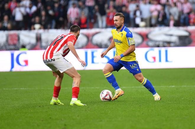 Ontiveros, en el partido de Gijón (Foto: Cádiz CF).