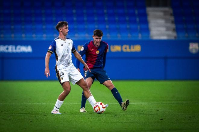 Luis Bilbao, cedido por el Athletic, frente al Barça B (Foto: Barakaldo CF).