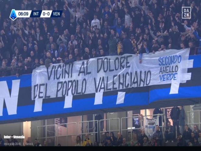 Pancarta en el estadio Giuseppe Meazza