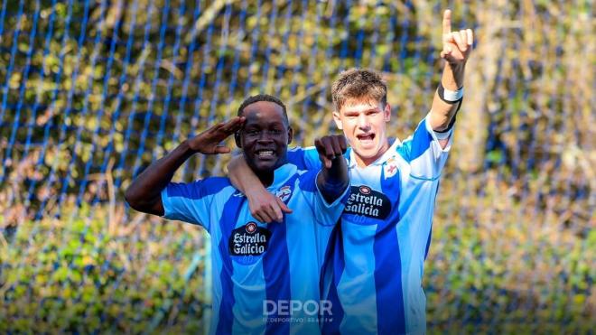 Bil Nsongo celebra un gol con el Dépor Fabril (Foto: RC Deportivo).