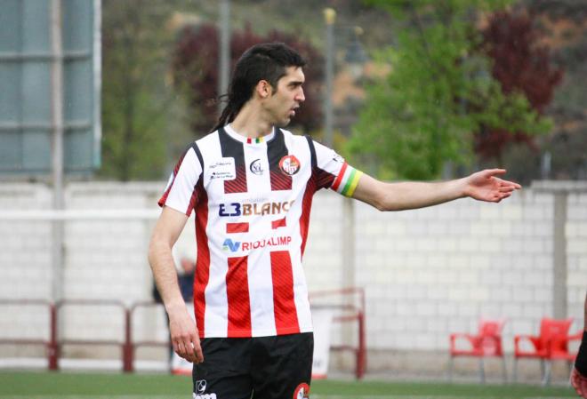 Miguel Ledo, durante un partido de la SD Logroñés (Foto: SDL).