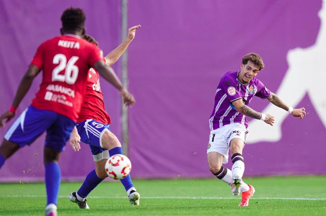 Xavi Moreno marca al Bergantiños (Foto: Real Valladolid).